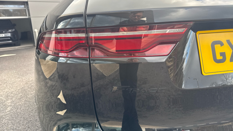 Jaguar F-Pace 2.0 P400e R-Dynamic SE 5dr Auto AWD Estate